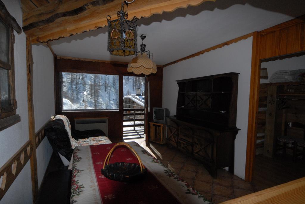 Cromotherapy Apartment Breuil-Cervinia Exteriör bild